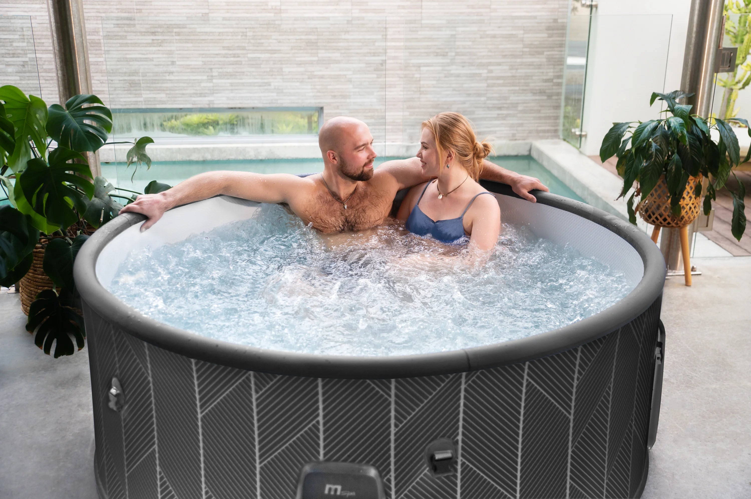 MSpa - ronde halfharde spa Mono Nox Eco voor 6 personen
