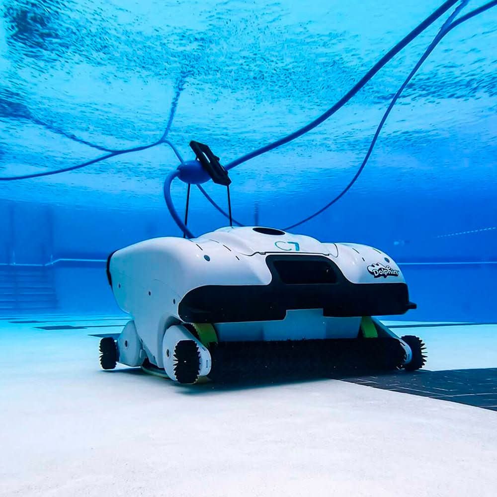 Dolphin - C7 Robot limpiafondos piscina pública - BricoandPool