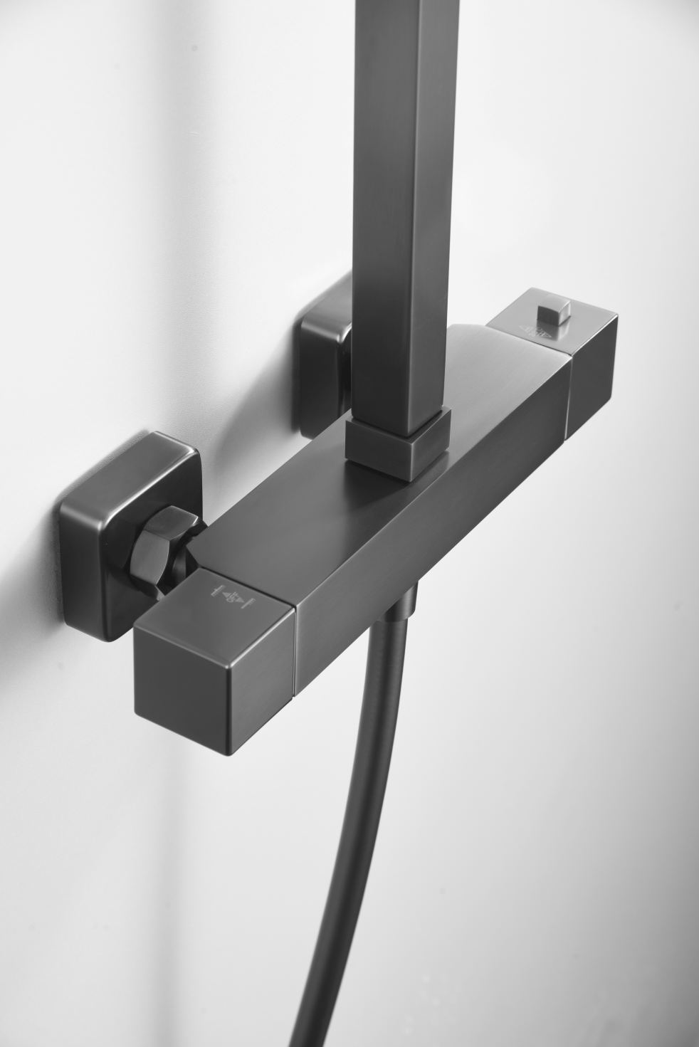 Imex - Conjunto de ducha termostático Vigo black gun metal - BricoandPool
