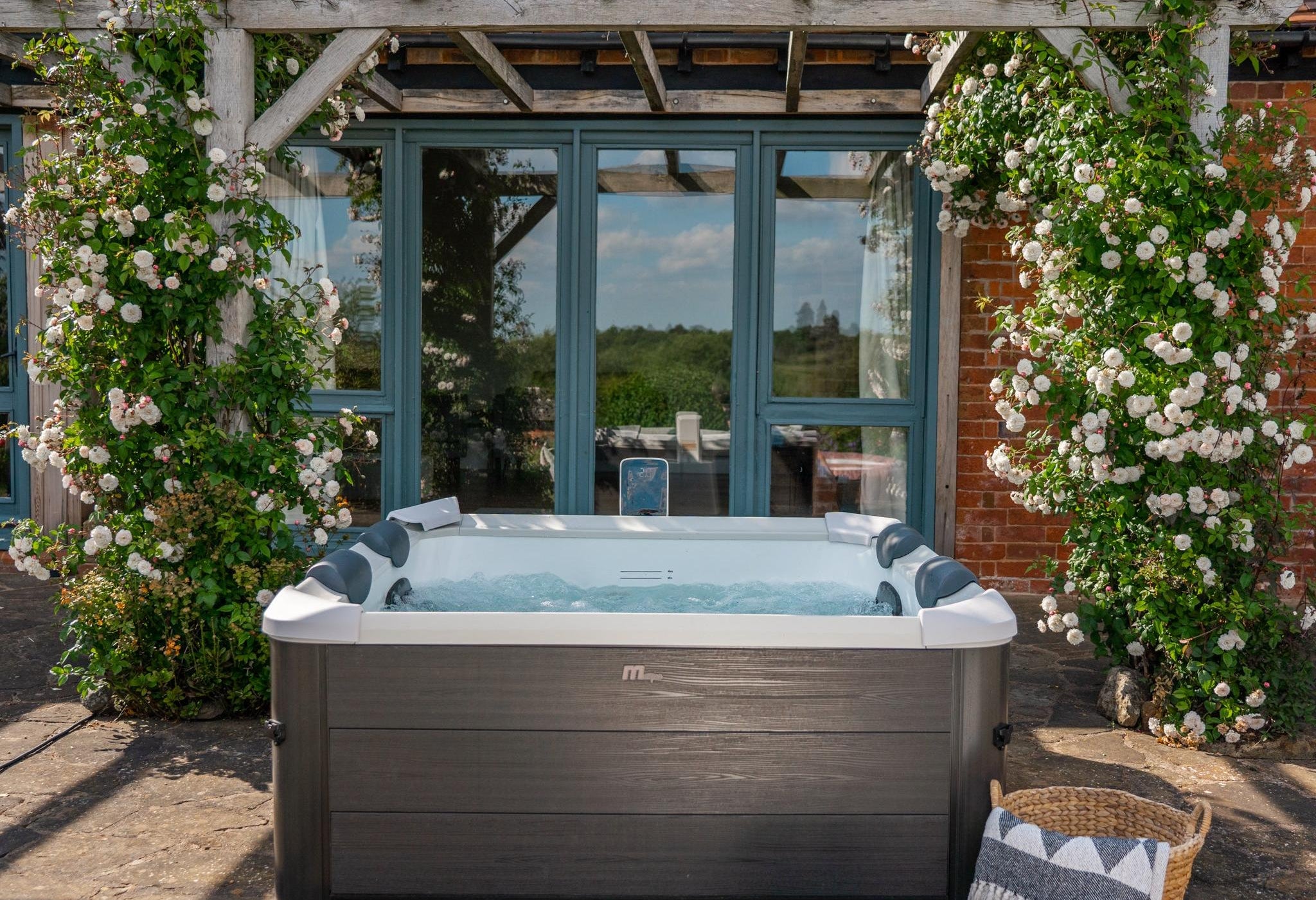 Mspa - Spa rígido cuadrado Oslo 4 - 6 personas - BricoandPool